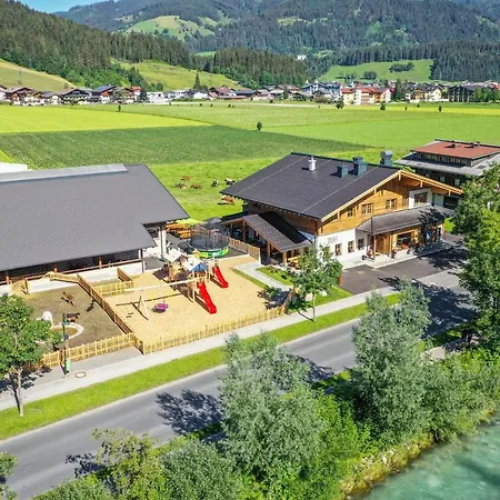 Bauernhof Vorderklinglhub ファームステイ フラッハウ